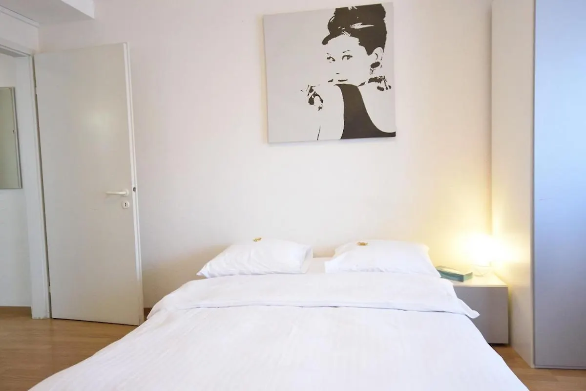 Very Central Studio - Crown 41 Zurich Apartment